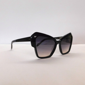 Noir NR04